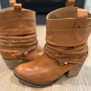 DINGO Twisted Sister Womens Tan Leather Slouch Cowgirl Boots SZ 7